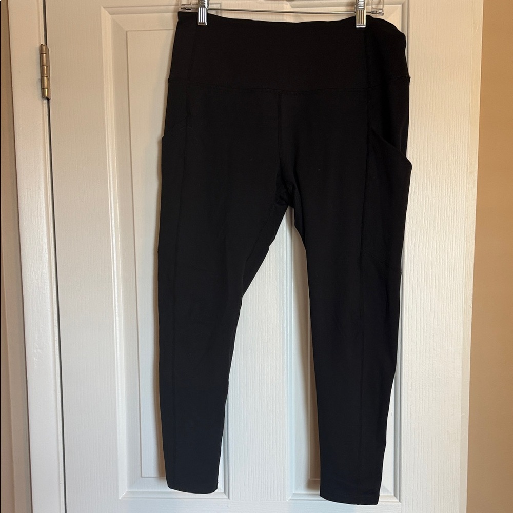 Zella Black High-Waisted Cropped Leggings